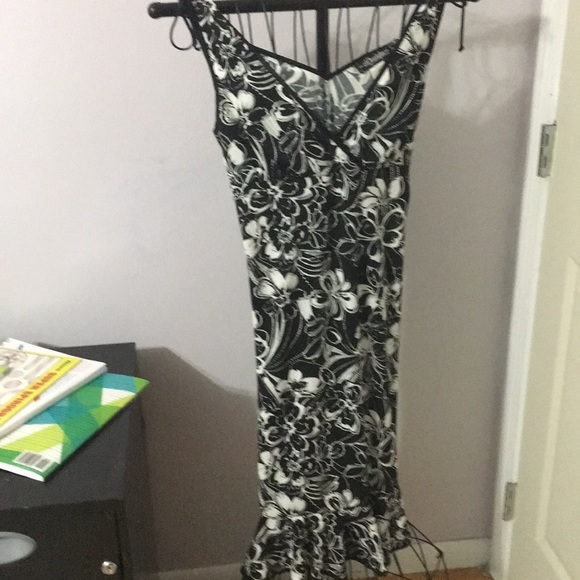 black and white hawaiian dress